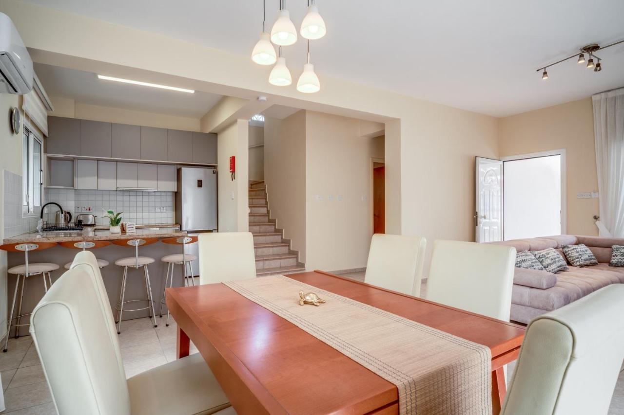 Amphitrite Villa Paralimni Exterior foto