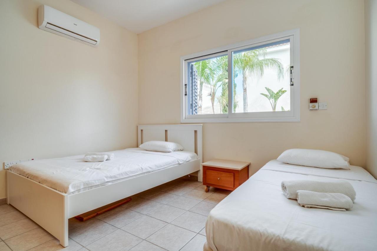 Amphitrite Villa Paralimni Exterior foto