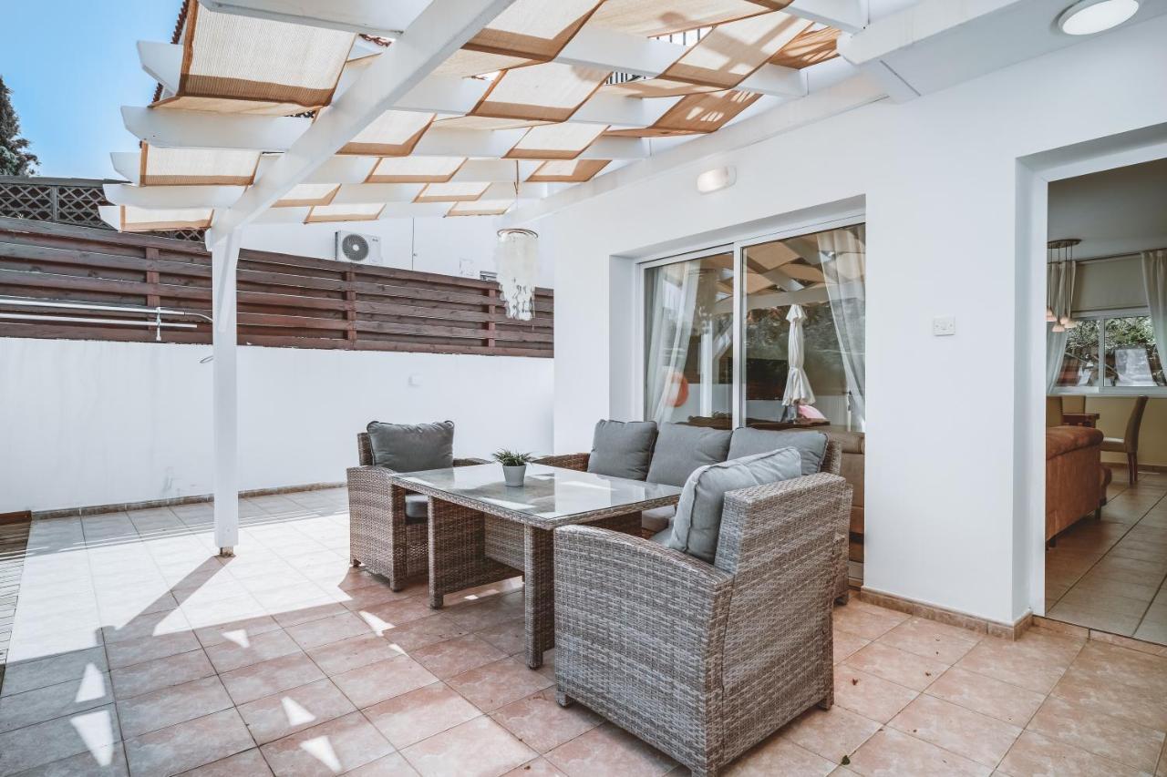 Amphitrite Villa Paralimni Exterior foto