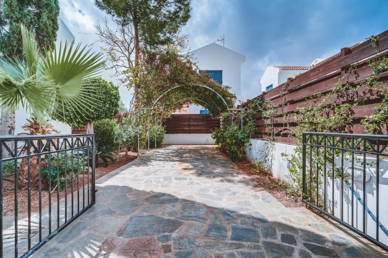 Amphitrite Villa Paralimni Exterior foto